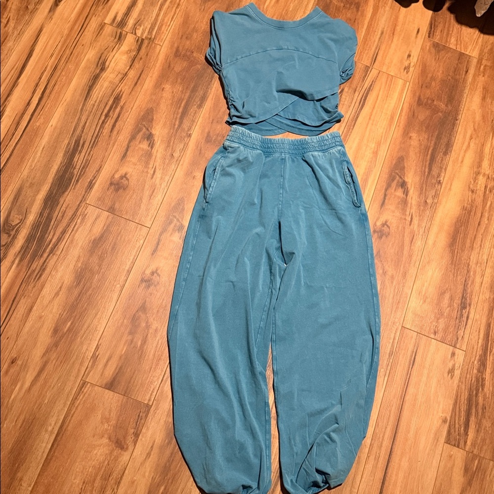 Free People Movement Women's Blue Two-Piece Set. SZ M worn once